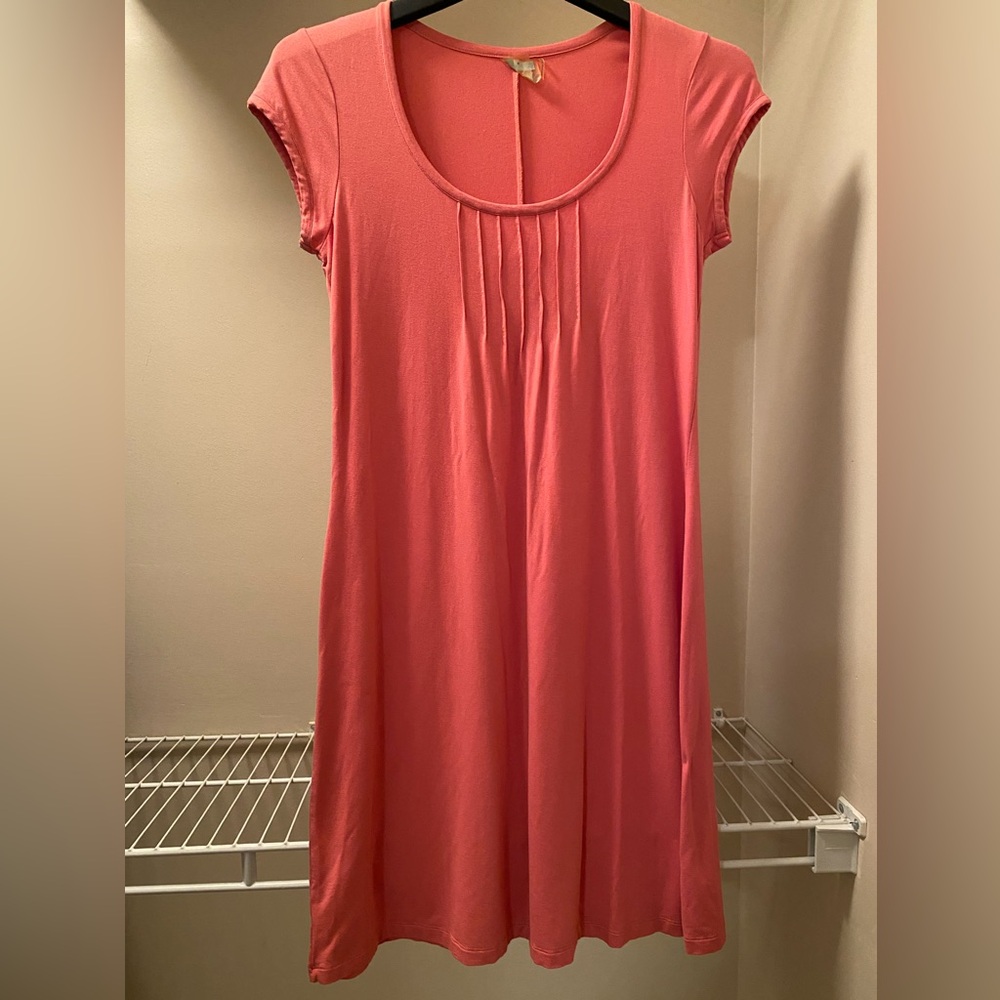 Coral/pink Athleta short sleeve dress size M